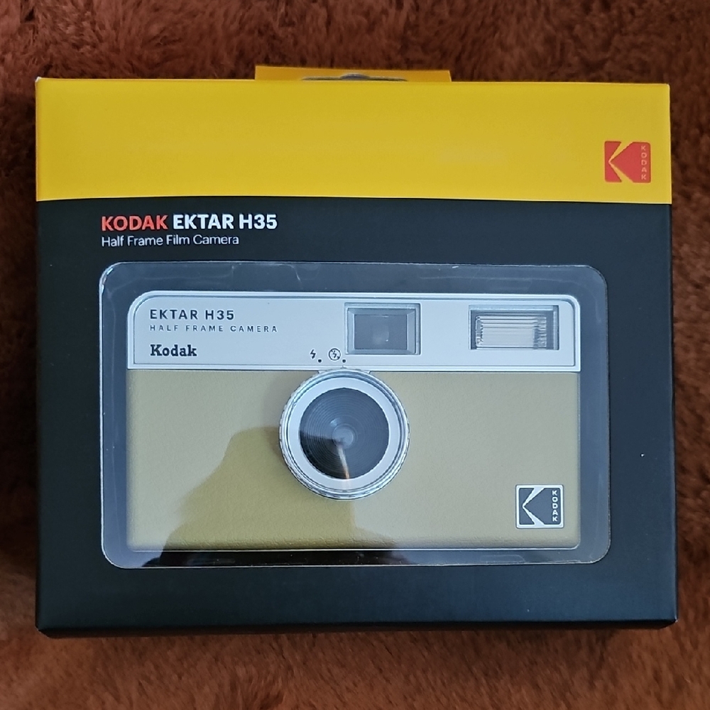 Kodak Ektar H35 Half Frame Camera - Mustard Yellow